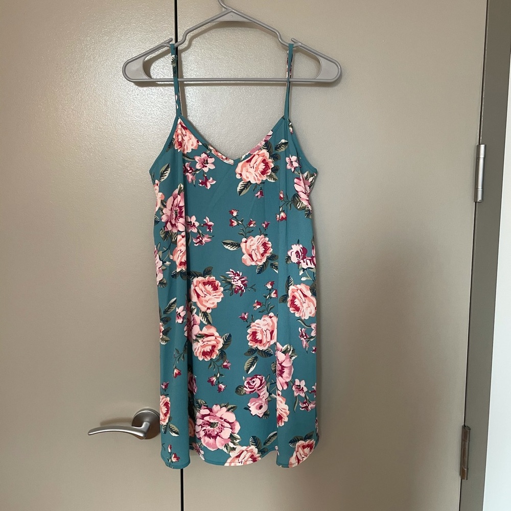 Shift Spaghetti Strap Floral Slip Dress - size S